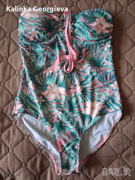 Цял бански, снимка 1