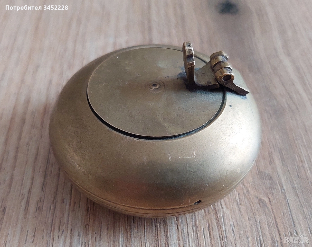 кутийка пепелник ретро от бронз за ценители , снимка 1