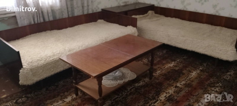 Ъглови легла с матраци + ракла + маса, снимка 1