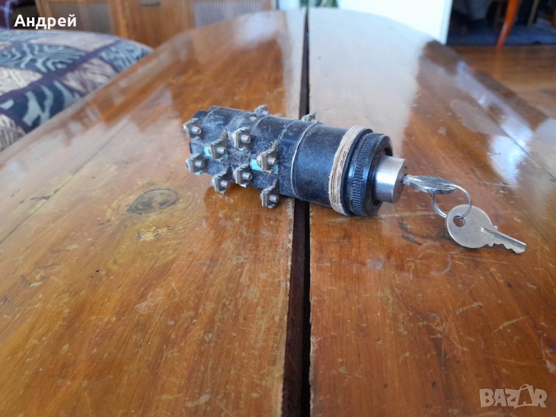 Стар секретен бутон,превключвател ВТ 504, снимка 1