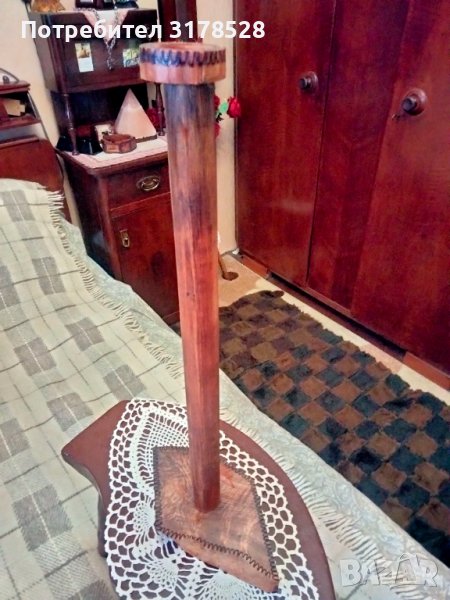 Дървена стойка за шлем, снимка 1