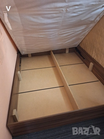 Спалня с матрак и повдигащ механизъм , снимка 2 - Спални и легла - 53998310