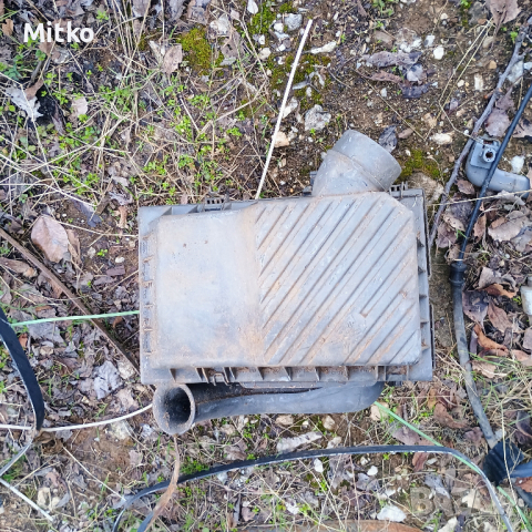 Кутия Въздушен Филтър За Фолксваген Пасат Б3 - Б4 1.8Ми / VW Passat B3 - B4 1.8Mi