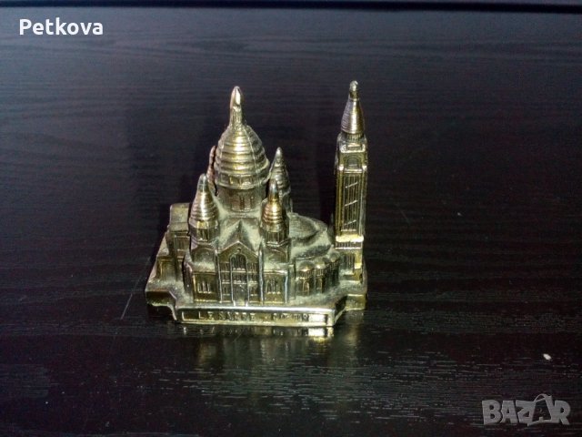 Сувенир от Париж