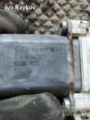 Мотор Задна Чистачка Мерцедес-Бенц | Mercedes-Benz W 164 | 2005-2011 | A 251 820 00 42., снимка 2 - Части - 47513839