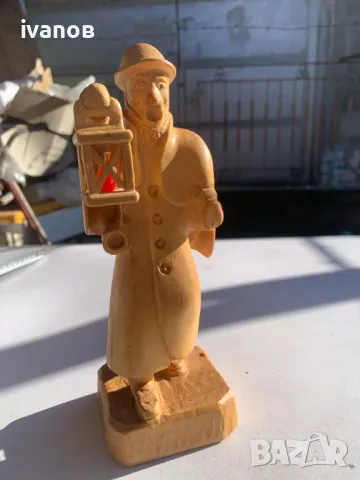 дървена фигура 