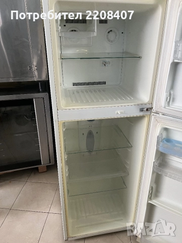Хладилник с фризер, снимка 4 - Хладилници - 51847443