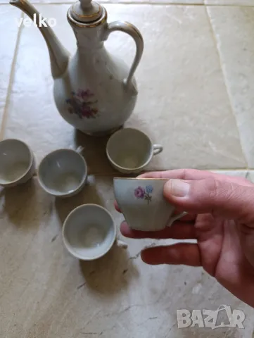 Малък порцеланов позлатен сервиз, снимка 3 - Сервизи - 50141586