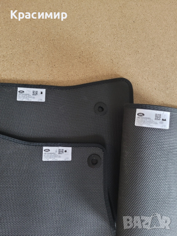 Стелки Land Rover Defender 2024г.Чисто НОВИ Мокетени Оригинални , снимка 4 - Аксесоари и консумативи - 53146763