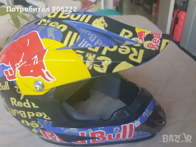 Кросова каска Red Bull
