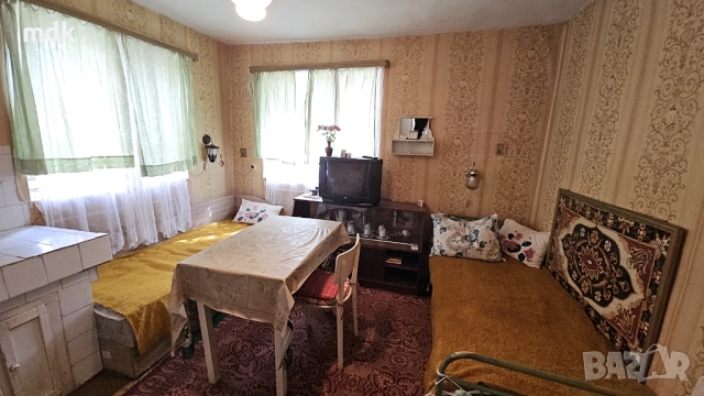 Двуетажна къща с гараж двор и пристройка Стамболийски, снимка 3 - Къщи - 49285213