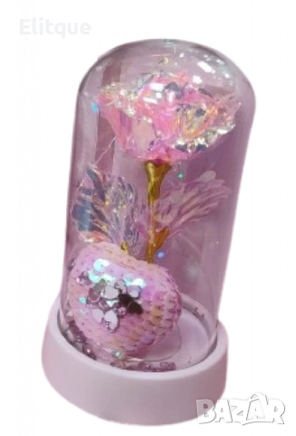 Вълшебна роза под стъклен купол с пайетено сърце и LED светлини, снимка 3 - Подаръци за жени - 52744142