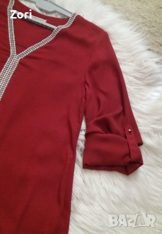 ИЗКЛЮЧИТЕЛНО КРАСИВА шифонена риза в бордо с остро деколте със сребристи камъчета и перлички по него, снимка 4 - Ризи - 42167420