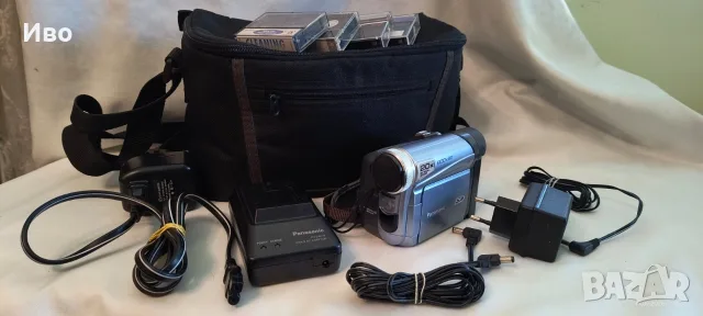 Продавам пълен комплект дигитална видеокамера Panasonic PV-GS12 (20x опт. зуум)