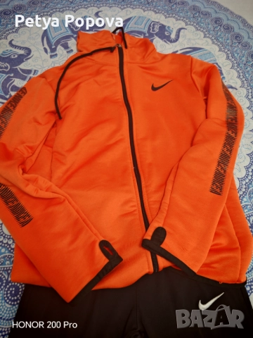 Анцунг Nike, снимка 2 - Детски анцузи и суичери - 52267925