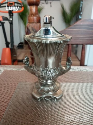 Предлагам стари,колекционерски и много красиви запалки-4 бр.Цената е за 1 брой. бр, снимка 8 - Запалки - 42351615