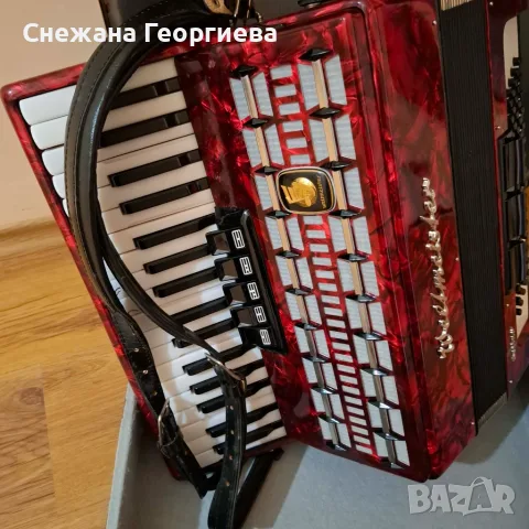 Продавам работещ запазен акордеон Велтмайстер Серино 80 баса, снимка 2 - Акордеони - 56056402