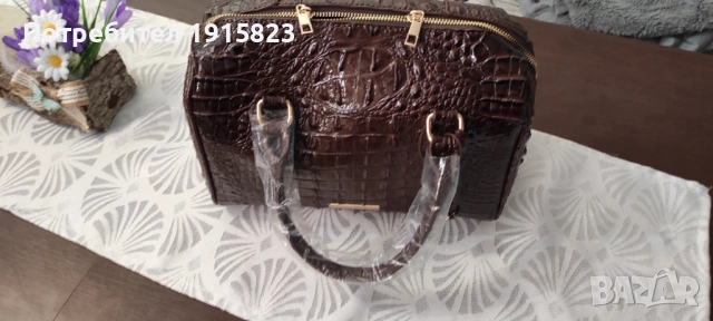 Дамска чанта, снимка 3 - Чанти - 54098992