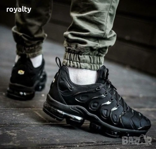 Nike Air VaporMax Plus черни унисекс маратонки 