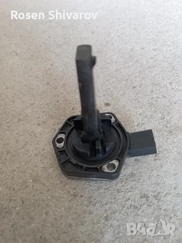 Датчик ниво масло VAG, снимка 2 - Части - 49973668