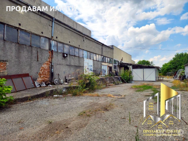 Продавам СКЛАД с офис, рампа, 2 трафа (800кVa) и соларна станция (100кW), снимка 14 - Складове - 51417329