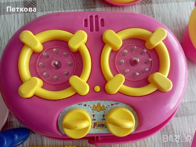 Готварски котлон, касов апарат и лекарски комплект - Страхотни комплекти за игра , снимка 4 - Образователни игри - 50903800