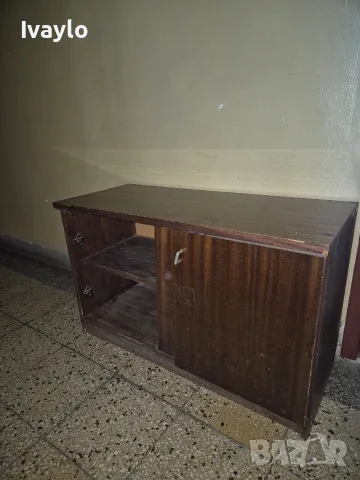 Шкаф за обувки е ползвано състояние 