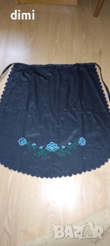 Автентични Сатенени Бродирани Престилки , снимка 3 - Антикварни и старинни предмети - 52196957