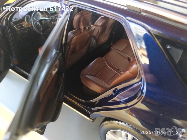 1:18 Метален модел на Mercedes M Klasse ML 2011 Minichamps, снимка 14 - Колекции - 52433120