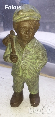 Авторска керамика фигурка момче на Geert Kunen - подписана