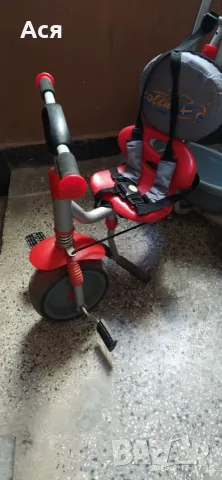Детска триколка в червено