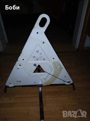 Мерцедесов триъгълник сгъваем w202,w203 седан оем, снимка 12 - Аксесоари и консумативи - 52438143