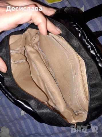 Дамска чанта, снимка 2 - Чанти - 52949665