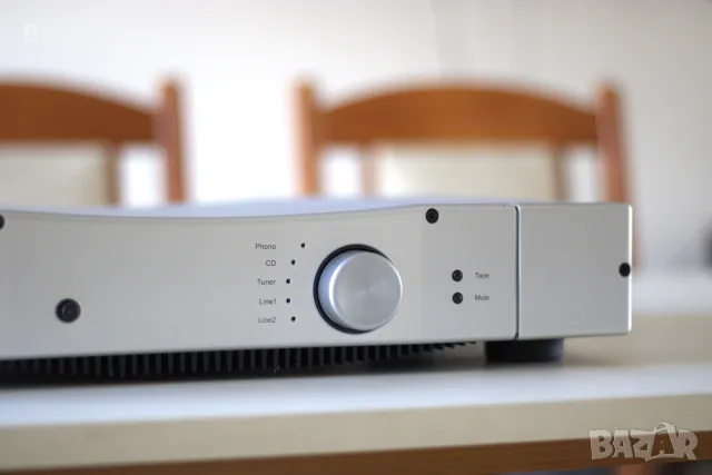Усилвател Rega Mira 3, снимка 3 - Ресийвъри, усилватели, смесителни пултове - 56452167