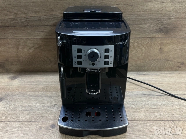 Продавам Кафемашина Delonghi MagnificaS Type:ECAM 22.110.B