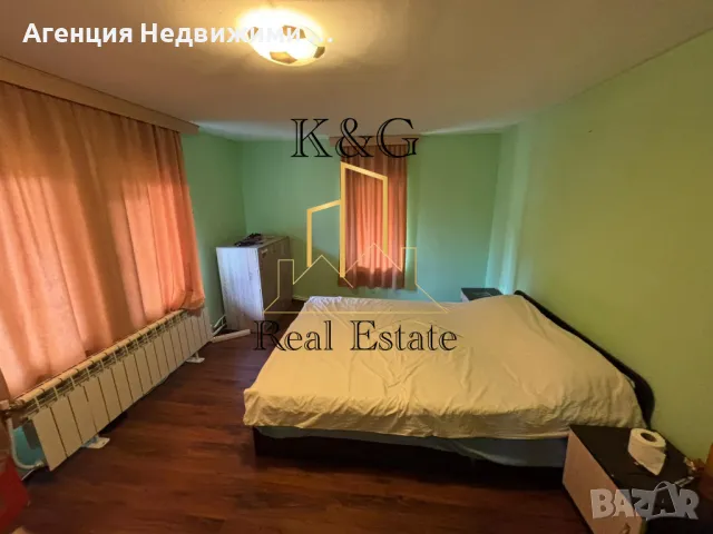 Едноетажна тухлена на гредоред къща в с. Осенец , снимка 4 - Къщи - 49890630