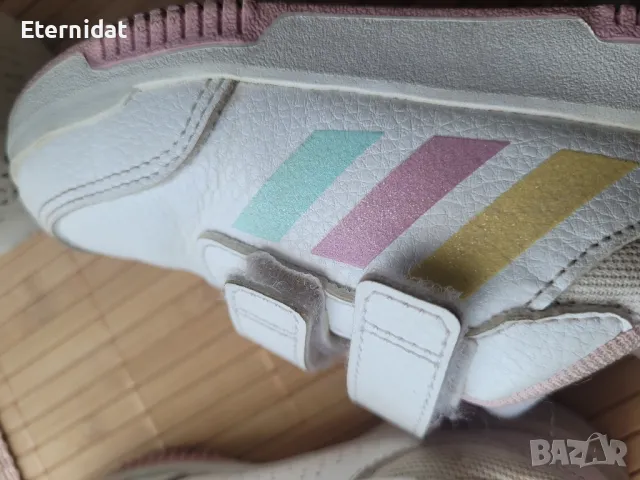Детски бели маратонки ADIDAS , снимка 3 - Детски маратонки - 47620814