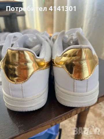 Кецове Nike, металическо златно , снимка 2 - Кецове - 50695138