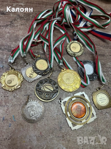 Лот медали баскетбол жени 