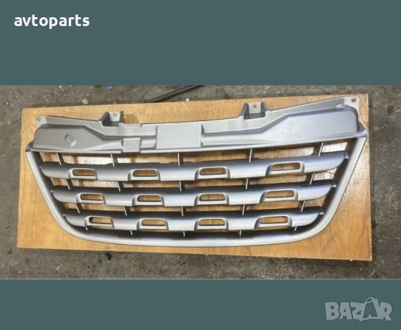 Master 2012 година Предна решетка