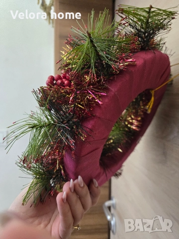 Коледен, червен венец, снимка 2 - Декорация за дома - 52807985