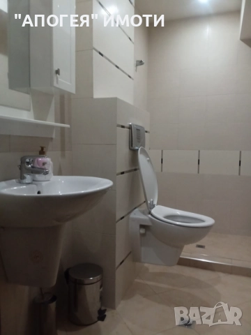 ИЗИСКАН, Просторен трети етаж, Център гр. Пловдив - 270 кв.м с възможност за ГАРАЖ под наем, снимка 12 - Апартаменти - 52086131