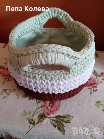 Голям панер от прежда Макарон -ръчно плетиво , снимка 4 - Декорация за дома - 54281879