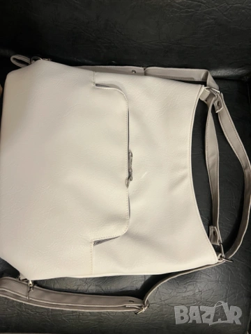 Бяла дамска чанта – еко кожа, стилна и удобна
