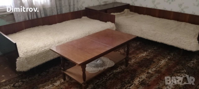 Ъглови легла с матраци + ракла + маса