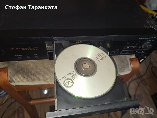 CD pleyar SONY CDP-XE220 