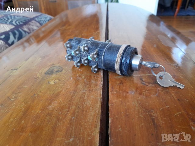 Стар секретен бутон,превключвател ВТ 504