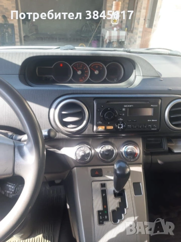 Toyota Scion xB 2.4 AT, снимка 13 - Автомобили и джипове - 54219962