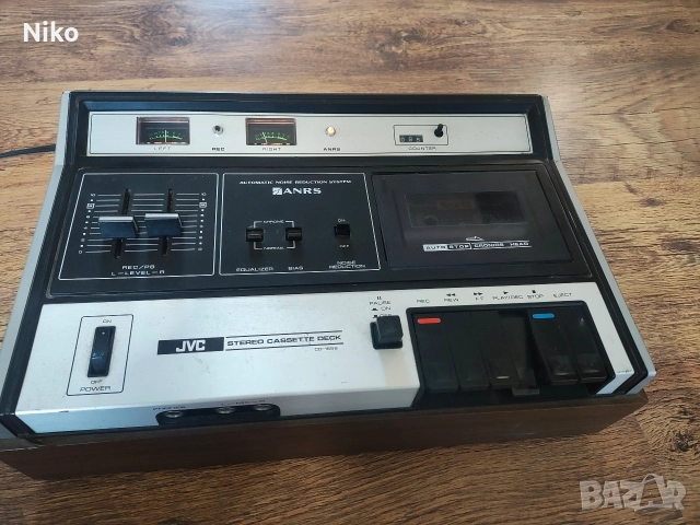 ретро касетен дек JVC