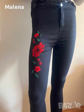 Дамски черни дънки - панталон с бродерия цветя !, снимка 2 - Дънки - 42044664